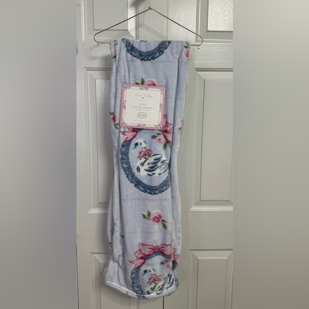 Loire Valley Swan Ballet Shoe Throw Blanket